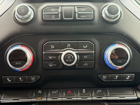 Used 2019 GMC Sierra 1500 SLT w/ SLT Premium Package AWD/4WD image 17