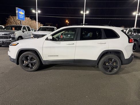Used 2018 Jeep Cherokee Limited w/ Technology Group image 4