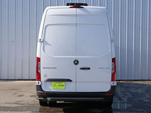 Used 2023 Mercedes-Benz Sprinter 3500 w/ Acoustic Package image 11