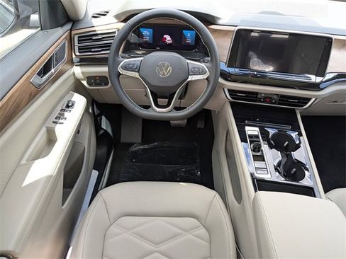 New 2026 Volkswagen Atlas SE image 17