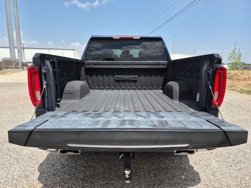 Used 2022 GMC Sierra 1500 SLT AWD/4WD image 25