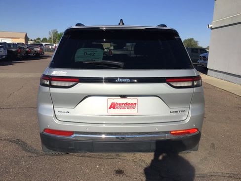 Used 2023 Jeep Grand Cherokee Limited AWD/4WD image 6