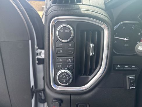 Used 2023 GMC Sierra 3500 Denali w/ Denali Ultimate Package AWD/4WD image 22