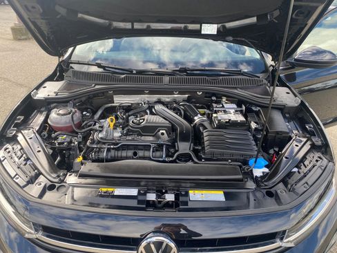 Used 2025 Volkswagen Jetta SE image 32