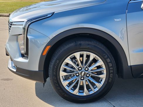 Certified 2025 Cadillac XT4 Premium Luxury FWD image 25