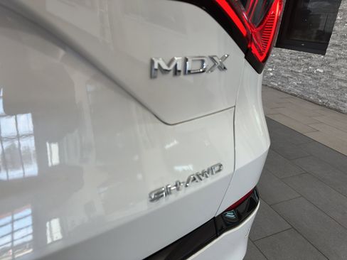 Used 2022 Acura MDX A-Spec image 11