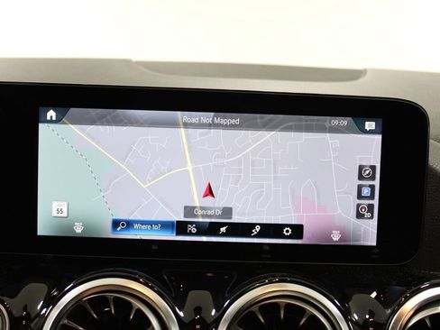 Used 2022 Mercedes-Benz GLA 35 AMG 4MATIC image 32