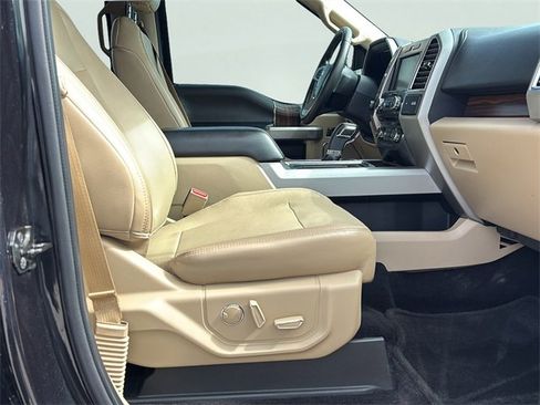 Used 2015 Ford F150 Lariat image 11