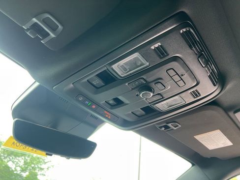 Used 2024 Cadillac Escalade ESV Sport w/ LPO, ONYX Package AWD/4WD image 22