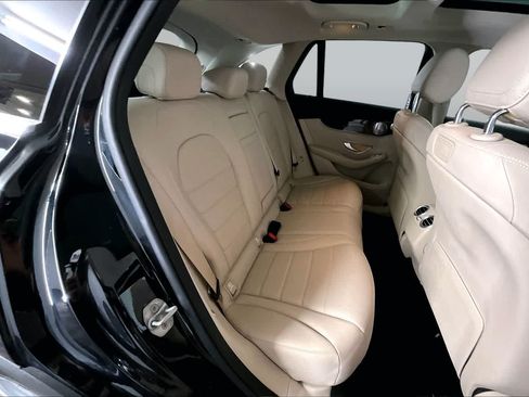Certified 2018 Mercedes-Benz GLC 300 4MATIC image 20