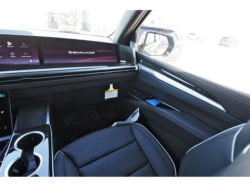 New 2026 Cadillac Escalade Luxury w/ Touring Package image 10