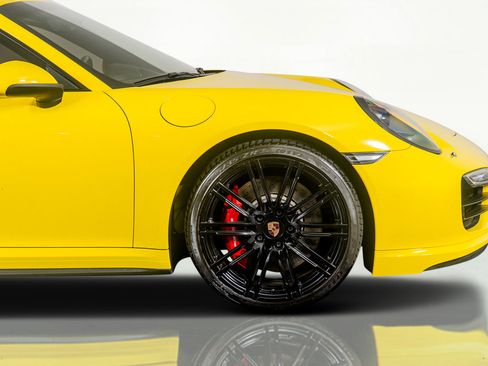 Used 2015 Porsche 911 Turbo w/ Sport Chrono Package image 7