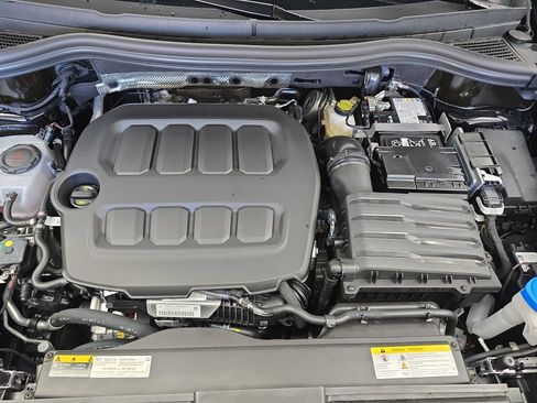 New 2026 Volkswagen Tiguan SE R-Line FWD image 31