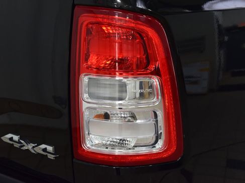 Used 2023 RAM 2500 Big Horn w/ Level 1 Equipment Group AWD/4WD image 18