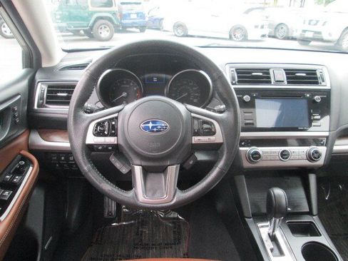 Used 2017 Subaru Outback 3.6R Touring w/ Popular Package #5A AWD/4WD image 17