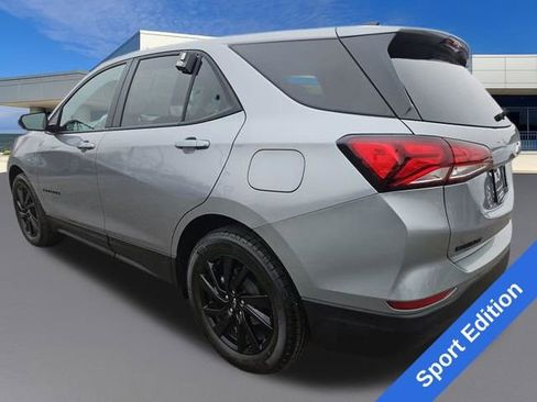 Used 2024 Chevrolet Equinox LS w/ LS Convenience Package image 3