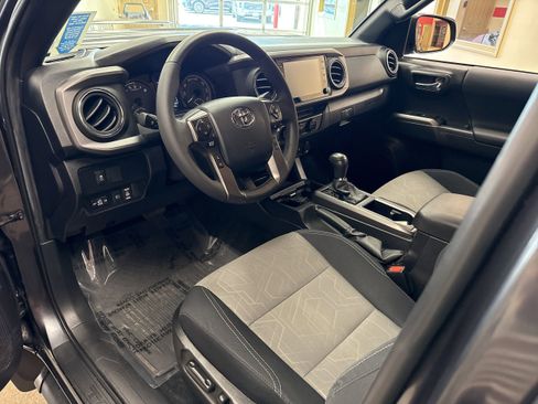 Used 2023 Toyota Tacoma TRD Sport image 7