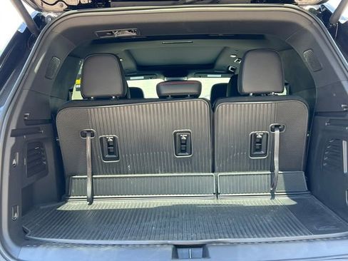 Used 2026 Chevrolet Traverse Z71 w/ LPO, Floor Liner Package AWD/4WD image 42