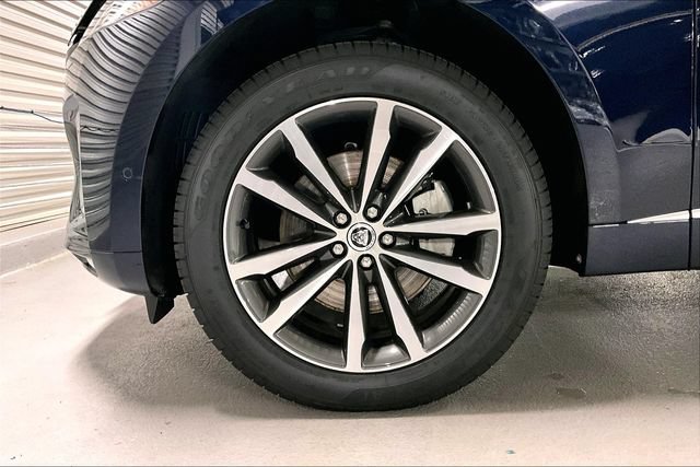 Certified 2025 Jaguar F-PACE R-Dynamic S AWD/4WD image 8