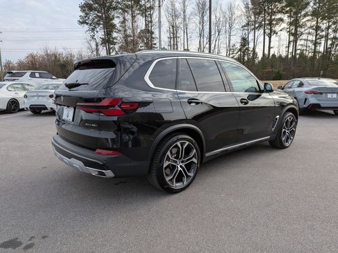 Used 2024 BMW X5 xDrive40i w/ Premium Package image 3