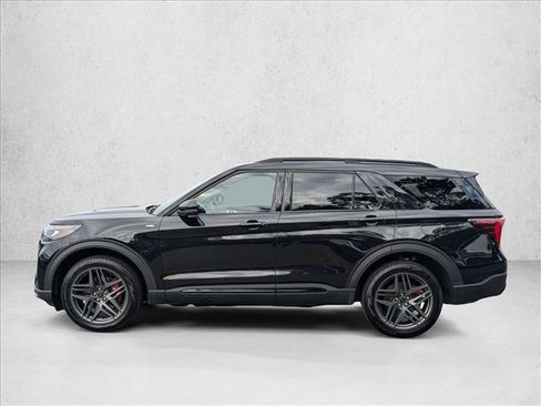Certified 2025 Ford Explorer ST-Line w/ ST-Line Street Pack image 9