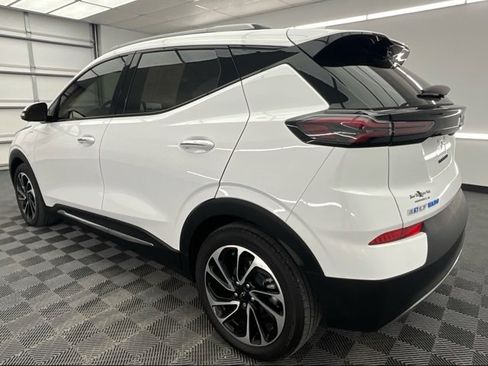 Used 2022 Chevrolet Bolt EUV Premier w/ Sun & Sound Package image 21