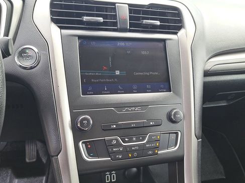 Certified 2020 Ford Fusion SE image 27