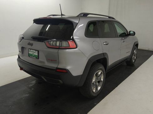 Used 2019 Jeep Cherokee Trailhawk w/ Cold Weather Group AWD/4WD image 9