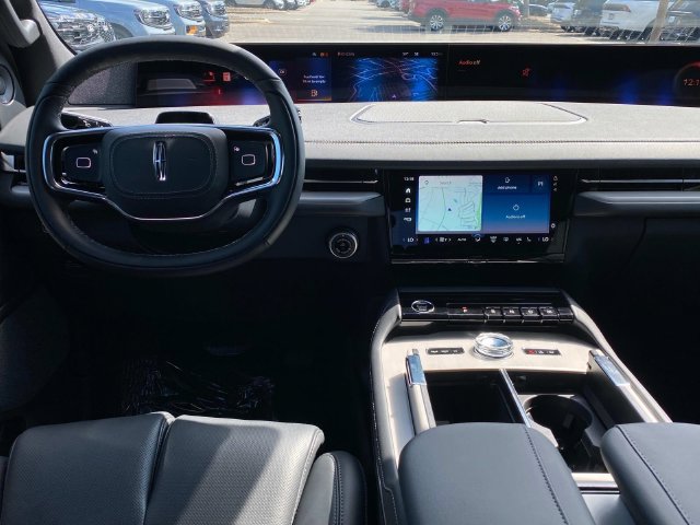 New 2027 Lincoln Navigator Reserve w/ Jet Appearance Package AWD/4WD image 6