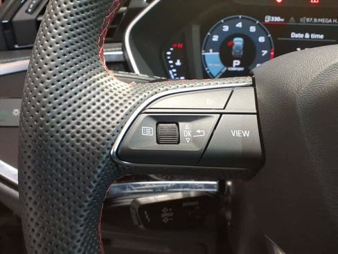 Certified 2025 Audi Q3 2.0T Premium Plus w/ Premium Plus Package image 17