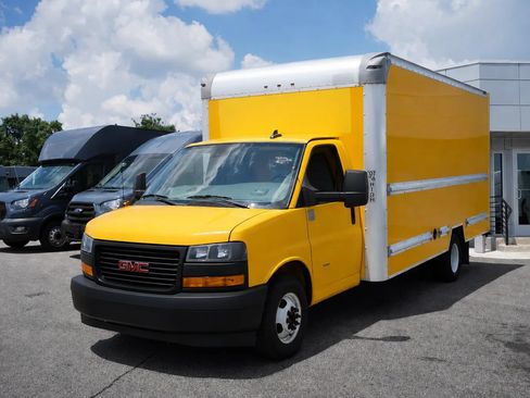Used 2021 GMC Savana 3500 Extended w/ Power Convenience Package RWD image 5