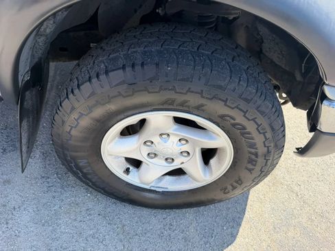 Used 2003 Toyota Tacoma PreRunner RWD image 28