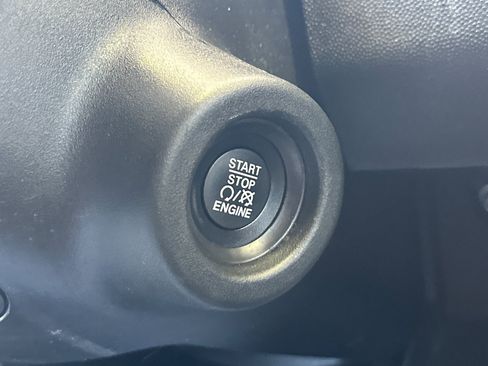 Used 2025 RAM ProMaster 2500 w/ Convenience Group FWD image 23