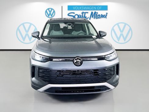 Certified 2025 Volkswagen Tiguan S FWD image 3