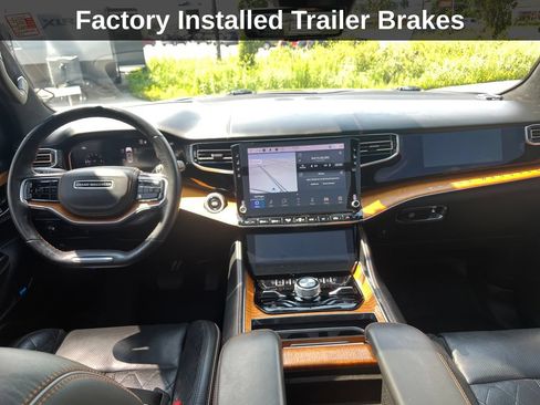 Used 2022 Jeep Grand Wagoneer Series III w/ Rear Seat Video Group 1 AWD/4WD image 16