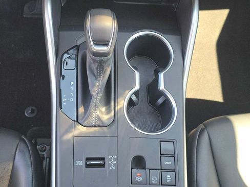 Used 2023 Toyota Highlander XLE FWD image 33