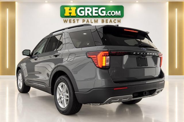 Used 2026 Ford Explorer Active w/ Active Comfort Package RWD image 2