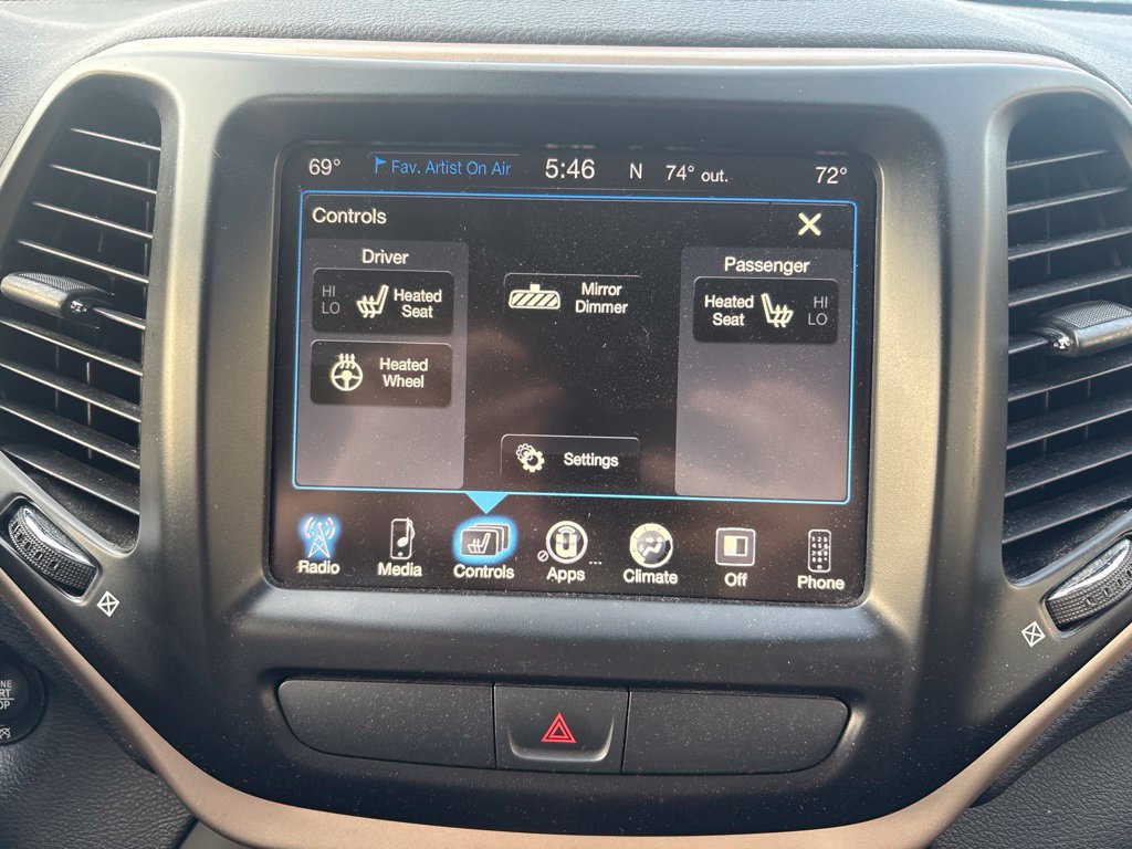 Used 2017 Jeep Cherokee Limited AWD/4WD image 19