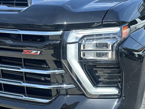 Used 2025 Chevrolet Silverado 2500 LTZ w/ Z71 Chrome Sport Edition AWD/4WD image 11