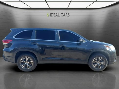 Used 2019 Toyota Highlander LE FWD image 4