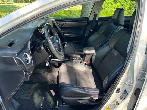 Used 2018 Toyota Corolla SE FWD image 15