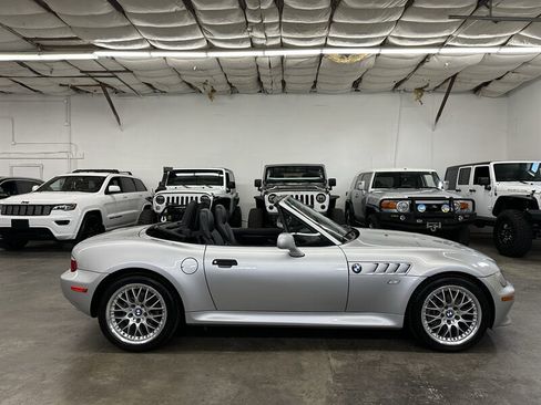 Used 2001 BMW Z3 3.0i RWD image 2
