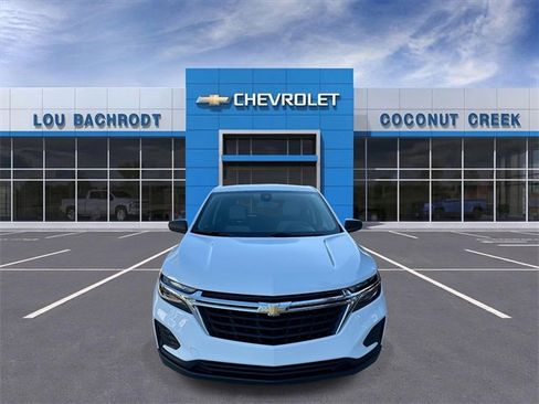 Used 2022 Chevrolet Equinox LS w/ LS Convenience Package image 3