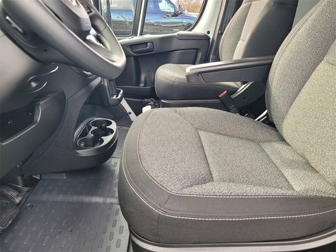 Used 2025 RAM ProMaster 2500 w/ Storage Group image 19