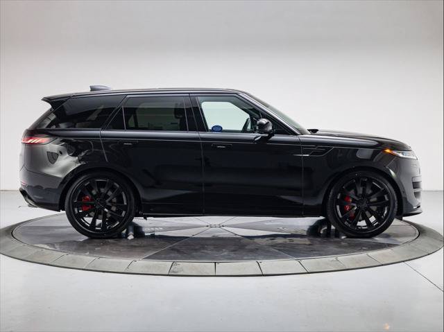 New 2026 Land Rover Range Rover Sport Dynamic SE AWD/4WD image 6