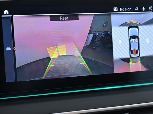 Used 2023 BMW M550i xDrive w/ Executive Package AWD/4WD image 16