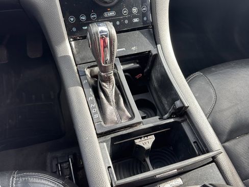 Used 2013 Ford Taurus Limited image 30