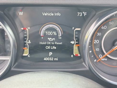 Used 2023 Jeep Wrangler Unlimited Sahara w/ Cold Weather Group AWD/4WD image 21