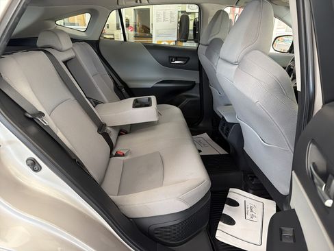 Used 2022 Toyota Venza LE AWD/4WD image 33