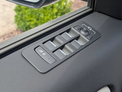 New 2026 Land Rover Discovery Sport Landmark AWD/4WD image 30